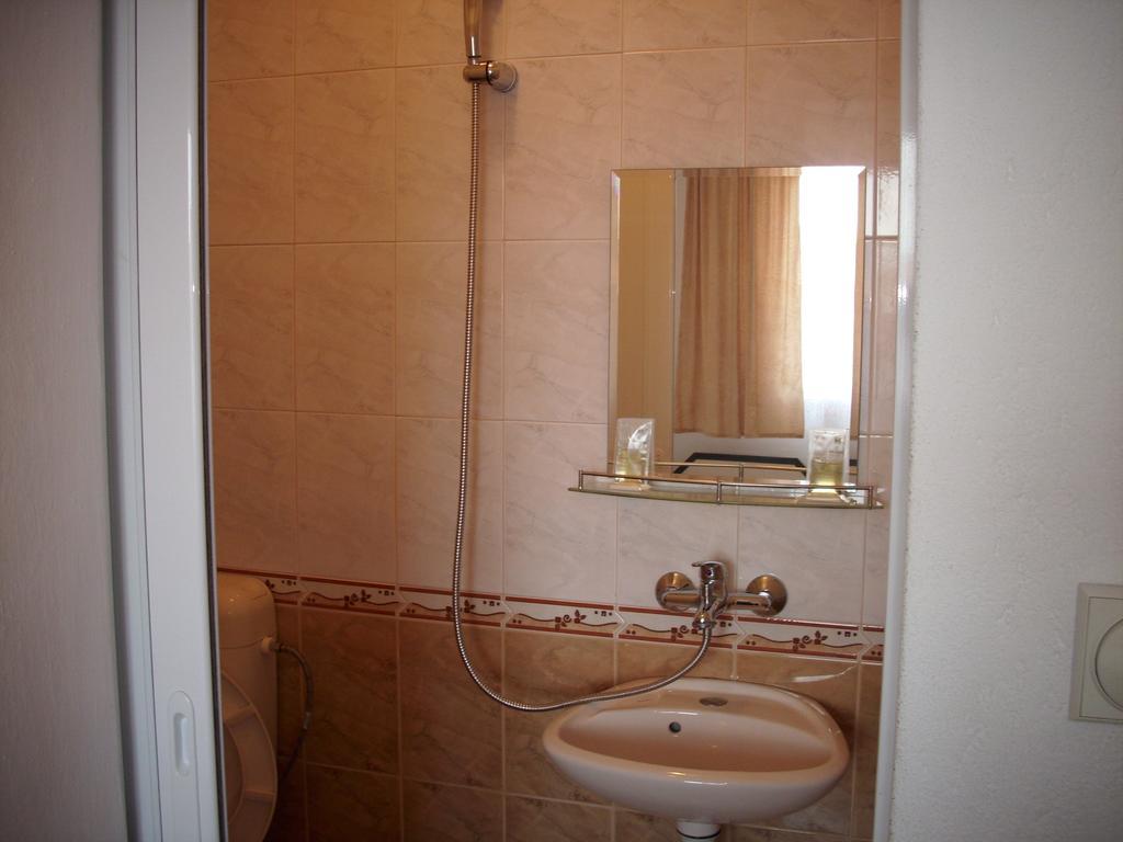Georgievi Guest House Pomorie Exteriör bild