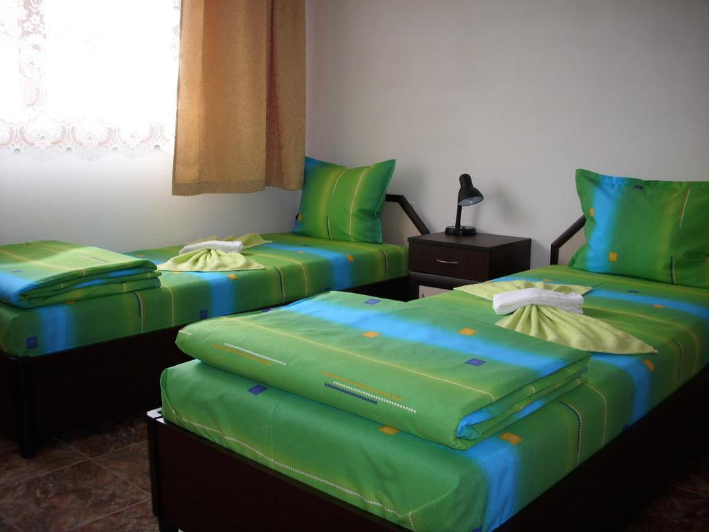 Georgievi Guest House Pomorie Exteriör bild