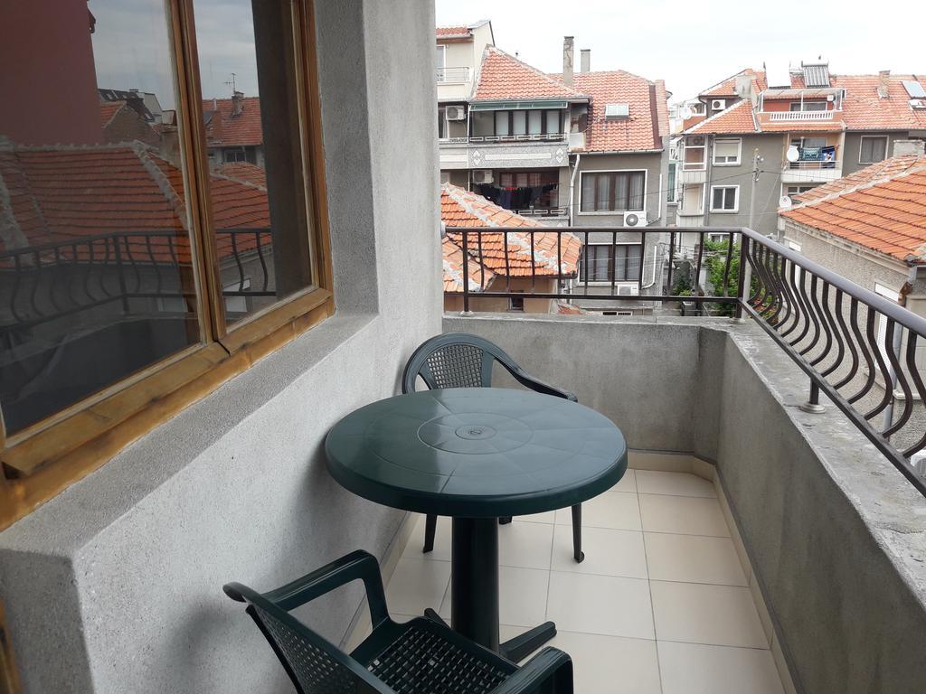 Georgievi Guest House Pomorie Exteriör bild